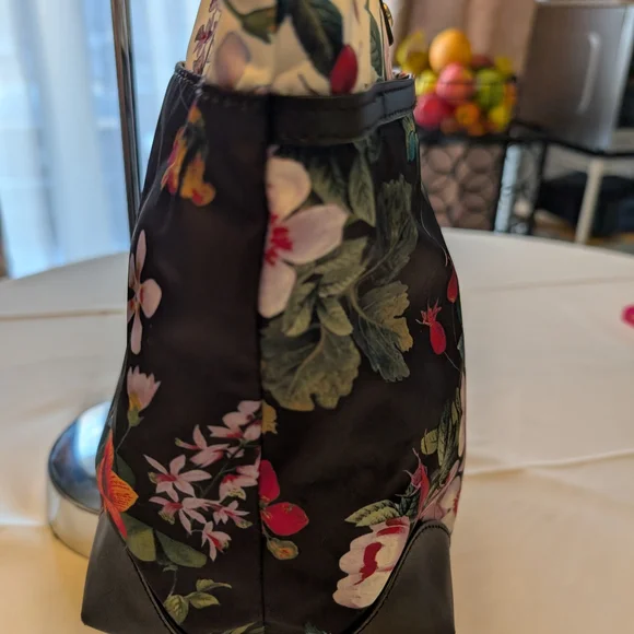 Calvin Klein Black Floral Tote - Picture 14 of 14